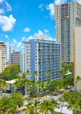 Courtyard by Marriott Waikiki Beach Exterior (Credit: Kyle Rothenborg)