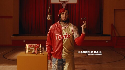 TWIX and double threat LiAngelo Ball partner to celebrate the launch of TWIX Bits, proving that Two Is More Than One.