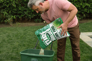 Scotts® Raises the Bar in Lawn Care with Innovative, Family-Safe Turf Builder® Lawn Food