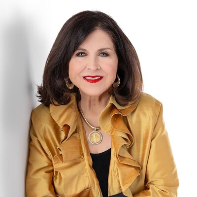 Jamie Bodiford, agent affiliated with CENTURY 21 Judge Fite Company, inducted into the CENTURY 21® Dick Loughlin International Hall of Fame.