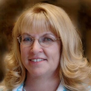 The Inner Circle acknowledges Lana Lavenbarg as a Pinnacle Professional Member Inner Circle of Excellence