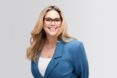 Hilary MacMillan 09 (CNW Group/Specsavers Canada)