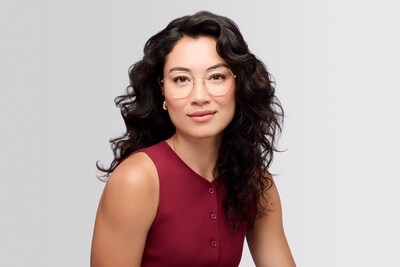 Hilary MacMillan 08 (CNW Group/Specsavers Canada)