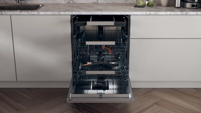 LG Built-in Dishwasher features an adjustable EasyRack™ Plus system, allowing flexible loading to accommodate a wide range of dishware. LG Built-in Dishwasher features an adjustable EasyRack™ Plus system, allowing flexible loading to accommodate a wide range of dishware.