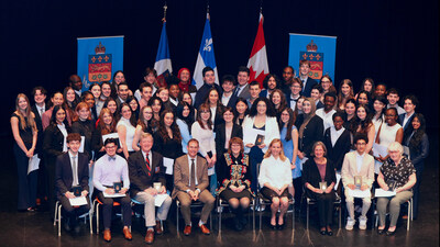 Les récipiendaires des Médailles de la Lieutenante-gouverneure du Québec honorés lors des cérémonies de remise tenues à l’École Curé-Antoine-Labelle, le 18 avril 2026 (Groupe CNW/Cabinet de la lieutenante-gouverneure du Québec) Les récipiendaires des Médailles de la Lieutenante-gouverneure du Québec honorés lors des cérémonies de remise tenues à l’École Curé-Antoine-Labelle, le 18 avril 2026 (Groupe CNW/Cabinet de la lieutenante-gouverneure du Québec)