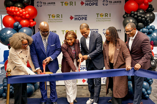T.D. Jakes Foundation partners with Operation Hope for the Grand Opening of the TORI Office in Dallas, TX. Left to Right: Mrs. Serita Jakes, Chairman T.D. Jakes, Kelley Cornish, John Hope Bryant, Lorie Blair, and Brandon Getachew.