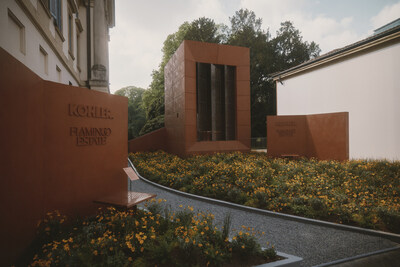 The Bathhouse by Kohler e Flamingo Estate situados no pátio do Padiglione d'Arte Contemporanea (Via Palestro, 14)