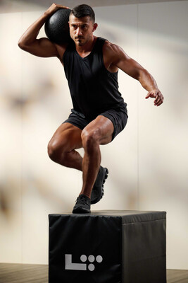 As hybrid fitness competitions continue to gain tremendous momentum nationwide, athletes are increasingly seeking training that prepares them to perform across multiple modalities, not just excel in one. HYBRID XT addresses that demand by blending strength and conditioning into every class, training members to move efficiently under fatigue and transition seamlessly between work zones.