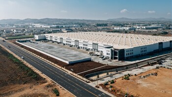 Komar Distribution Services’ newly opened distribution center in Perris, CA, enhancing speed, scale, and connectivity for West Coast logistics operations