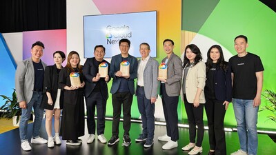 Proud moment for the CloudMile team at Google Cloud Next 2026. Celebrating this milestone together with our leadership team, including Jeremy Heng, Chief Commercial Officer of CloudMile.