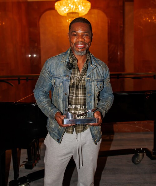 Kirk Franklin receives the SoundExchange Hall of Fame Award backstage during HBCU Awarefest at Atlanta’s State Farm Arena. (Photo credit: Stephen Flagg Kirk Franklin receives the SoundExchange Hall of Fame Award backstage during HBCU Awarefest at Atlanta’s State Farm Arena. (Photo credit: Stephen Flagg