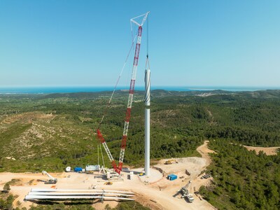 The renewable electricity generated through this agreement is expected to contribute to an estimated 32,000 metric tons of CO₂ emissions reductions per year.