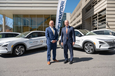 Ken Ramírez, Executive Vice President and Head of Global Energy and Hydrogen Business at Hyundai Motor Group (right) and Ángel Cabrera, President of the Georgia Institute of Technology (left) commemorate MOU to further collaborate on hydrogen mobility development Atlanta, GA.