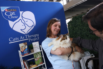 Purina Cat Chow brings the healing power of cats to college campuses across the country as part of its Cats as Therapy Project.