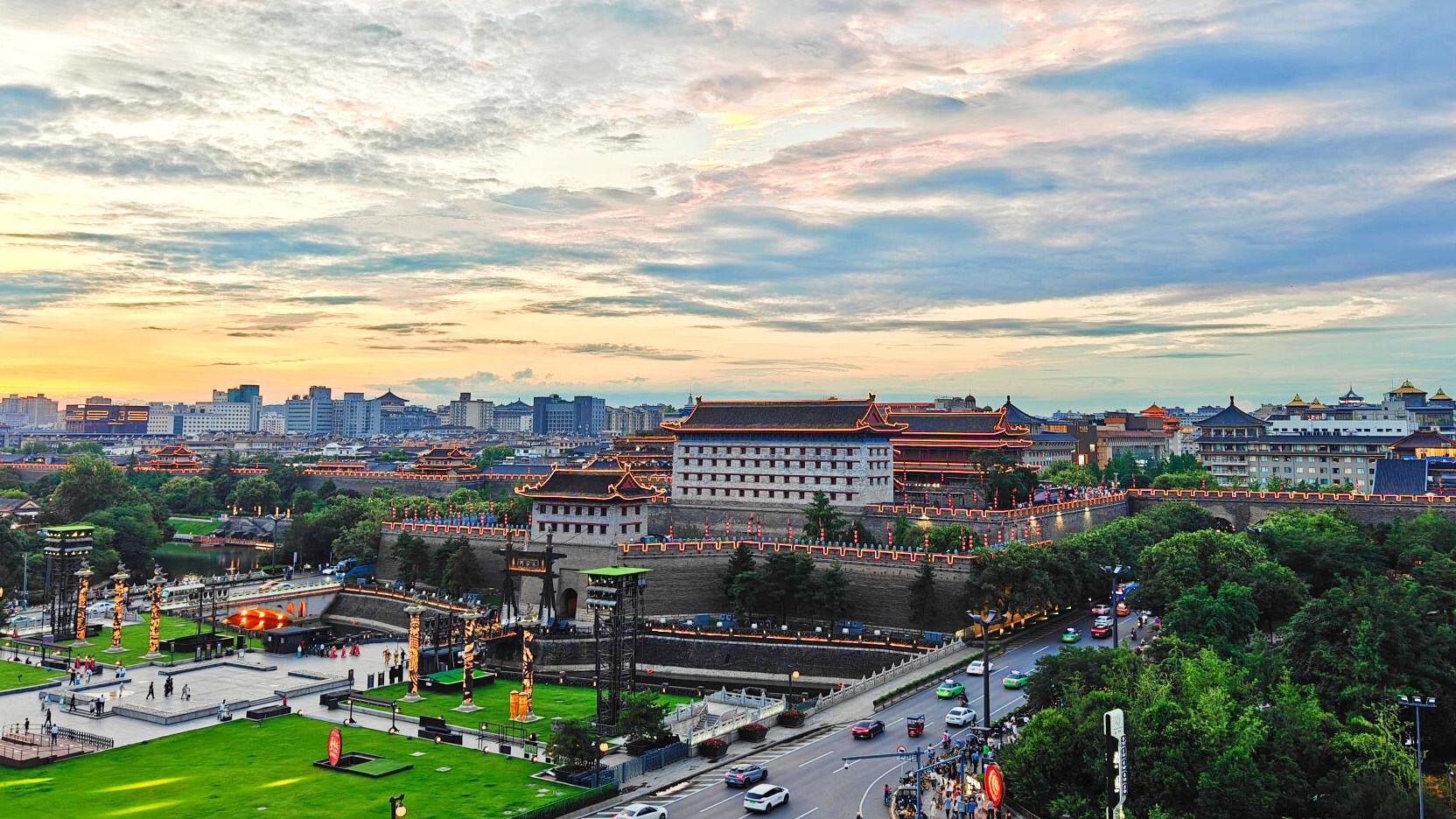 In Xi'an, Mayors from Around the World Explore Pathways for Silk Road Cities to Balance Ancient Heritage with Modern Industry