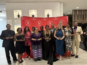 University of Phoenix Honors Exceptional Graduates at Inaugural Alumni Luminaries Celebration