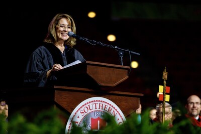 Honorable Sara Roberts McCarley, mayor of the City of Lakeland and 1993 Florida Southern College alumna, delivers the commencement address.