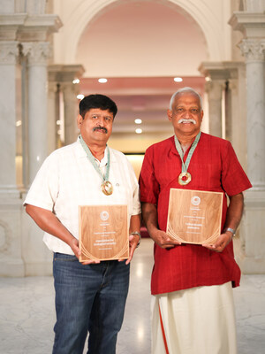 (L-R) : Mr. Subrata Singh, Foundation for Ecological Security - Transforming Peoples Lives Laureate and Dr. Regi M George, Tribal Health Initiative, Innovation in Healthcare Laureate