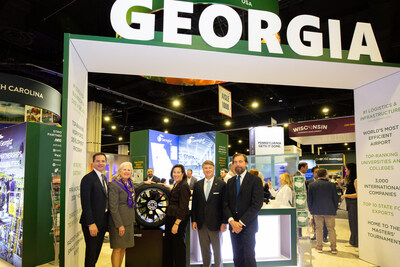 From Left: Claudio Zanardo, CEO Pirelli North America; Diane Farrell, Deputy Under Secretary for International Trade; Marta Youth, Deputy Chief of Mission, US Embassy in Rome; Pat Wilson, Commissioner, Georgia Department of Economic Development; Aimone Di Savoia Aosta, Pirelli Senior Vice President Institutional and Regulatory Affairs