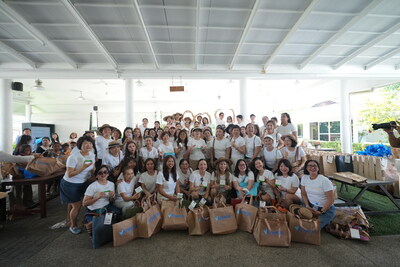Attendees giving back to the Phuket community through the USANA Foundation