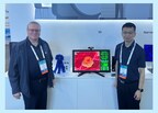 Dale Maunu, Director of Marketing, Tianma America (l) and Steven Liu, Senior Marketing Director, Tianma Microelectronics