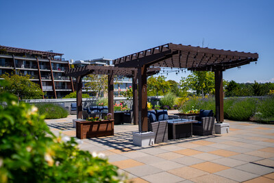 The Parkside Hotel & Spa Rooftop Patio (CNW Group/The Parkside Hotel & Spa)