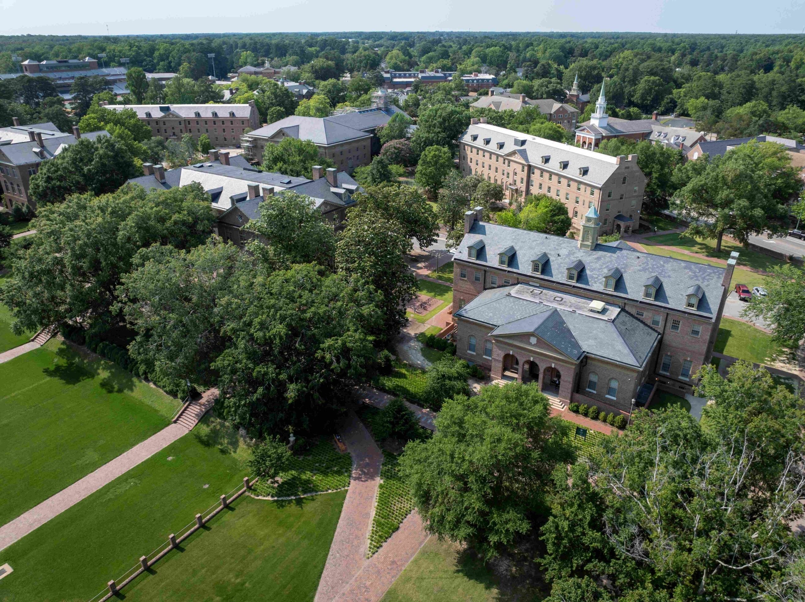 William & Mary Partners with eCampus.com to Deliver a More Affordable and Accessible Online Bookstore Experience