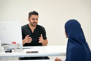 طبيب في دبي يوسّع نطاق الإجراءات المتقدمة لتنسيق القوام وسط تنامي الطلب على شفط الدهون عالي التحديد