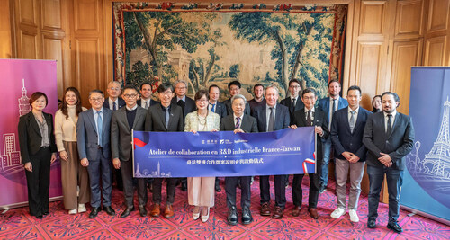 Taiwan-France project business leaders and organizers pose for a group photo. Photo source: MOEA, R.O.C.