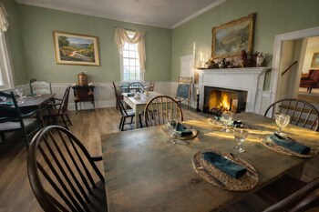 Harvest & Hearth Restaurant dining room post reno