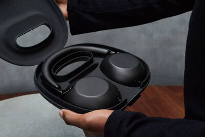 1000X THE COLLEXION delivers a spacious, wide-range sound tuned to preserve the intent of artists and creators, delivering a relaxed, immersive listening experience.