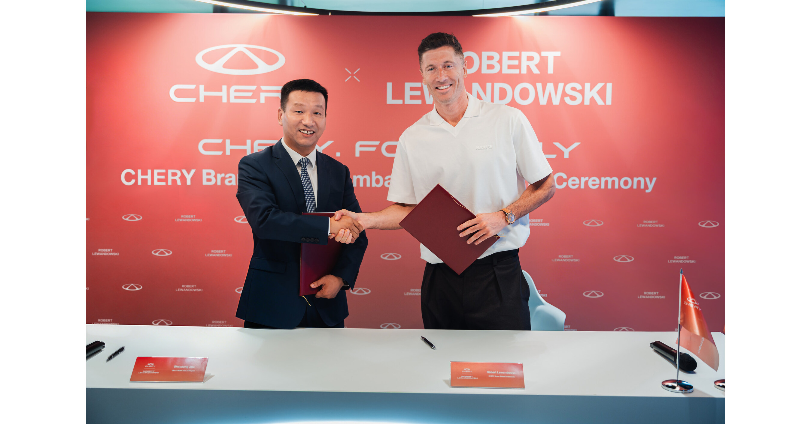 CHERY Tunjuk Robert Lewandowski sebagai "Global Ambassador", Perkuat Filosofi "For Family" di Pasar Internasional