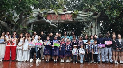 Xinhua Silk Road: 중국 서남부 소수민족 현, 국제 쌍둥이 축제로 주목받아