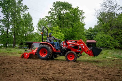 KIOTI présente les nouveaux tracteurs compacts de la série CK40