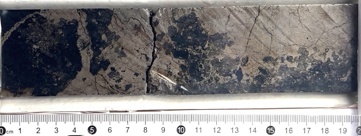 Figure 6: Sulphide-rich interval (65.86 to 66.06m) in drill hole DDH25LU293. (CNW Group/Bravo Mining Corp.) Figure 6: Sulphide-rich interval (65.86 to 66.06m) in drill hole DDH25LU293. (CNW Group/Bravo Mining Corp.)