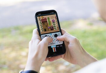 Attach Playtiles to your phone screen and instantly play curated indie games with tactile, mechanical buttons.