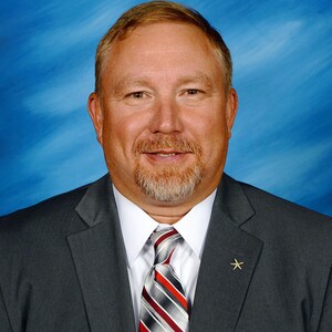 In HelloNation, Education Expert Joe Staton Explains How Choosing a Small School District Supports Student Growth