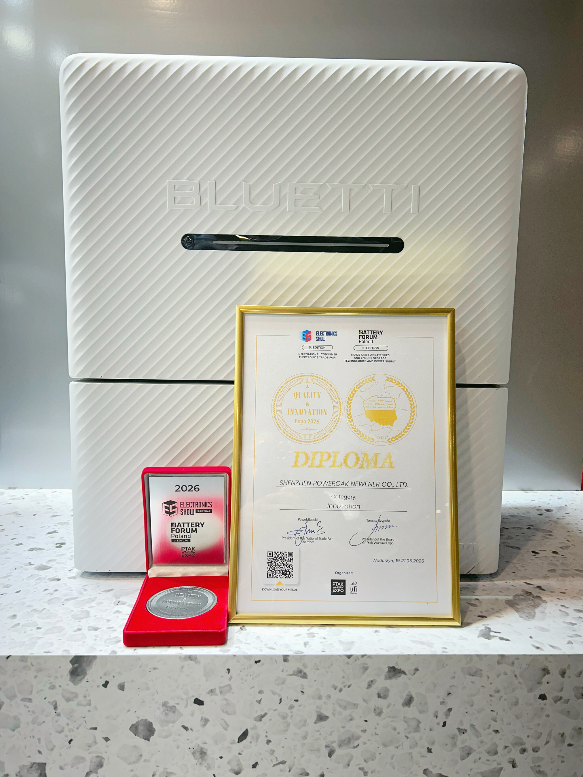 BLUETTI remporte un prix de l'innovation au Salon de l'électronique de Pologne 2026 pour sa solution solaire intelligente intégrée pour balcon