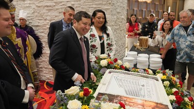 David Sickey, Chairman of the Coushatta Tribe of Louisiana, cuts a cake featuring an image of Legacy Tower during the grand opening ceremony at Coushatta Casino Resort in Kinder, Louisiana, on May 15, 2026. The celebration marked the opening of the new 204-room hotel tower, one of the most significant expansions in the resort’s 30-year history.