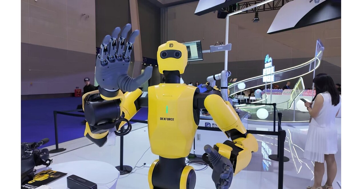 La WCIFIT ouvre ses portes à Chongqing, réunissant 1 400 entreprises internationales et présentant des robots, des voitures volantes et de la cuisine locale La WCIFIT ouvre ses portes à Chongqing, réunissant 1 400 entreprises internationales et présentant des robots, des voitures volantes et de la cuisine locale