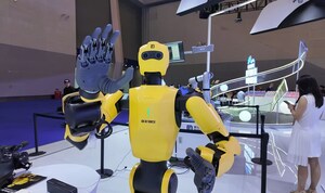 WCIFIT Opens in Chongqing with 1,400 Global Firms, Showcasing Robots, Flying Cars, and Local Cuisine