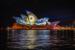 A cidade brilha mais do que nunca com o início do Vivid Sydney 2026