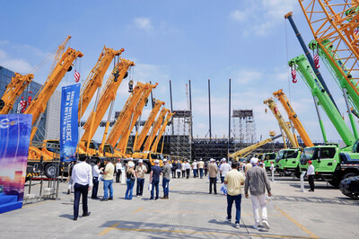 Durante o 8º Festival Internacional de Clientes da XCMG, o espaço dedicado à XCMG Hoisting Machinery atraiu usuários de guindastes de todo o mundo. (PRNewsfoto/XCMG Crane)