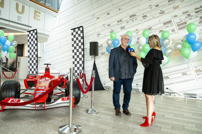 « Tu viens de faire ma journée! » - Un amateur de course automobile gagne 12 500 000 $