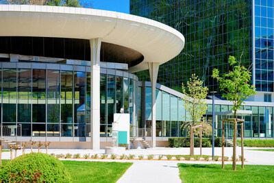 Modern healthcare facilities continue to benefit from high occupancy, mission-critical tenancy, and durable demand, reinforcing healthcare real estate’s position as one of the most stable and resilient sectors within commercial real estate. Modern healthcare facilities continue to benefit from high occupancy, mission-critical tenancy, and durable demand, reinforcing healthcare real estate’s position as one of the most stable and resilient sectors within commercial real estate.