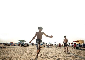 Recreation on the beach (CNW Group/Town of Wasaga Beach)