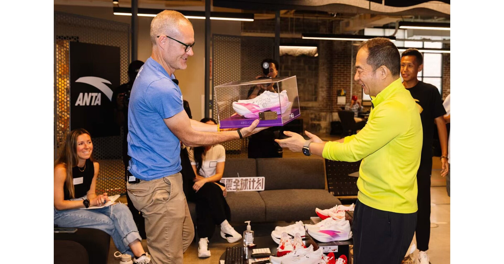 ANTA Steps Up Global Running Strategy with Visit to《Runners World》