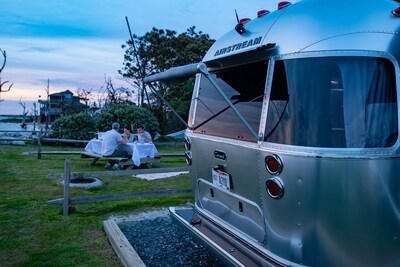 RVezy makes it easy to go camping by having the RV delivered and set up right at your campground or event. (CNW Group/RVezy.com)