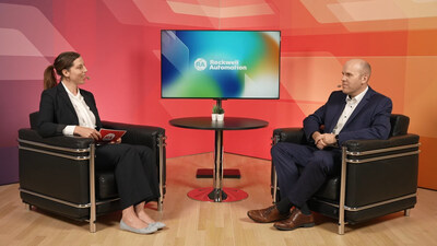 Michael Lampe (right), innovation manager at Meurer Verpackungssysteme GmbH, during his ROKStudios interview discussing how packaging manufacturers are adapting to sustainability requirements and evolving lifecycle strategies. His perspective is featured as part of a German-language ROKStudios season highlighting how machine builders across the DACH region are addressing material innovation, efficiency and long-term lifecycle value.