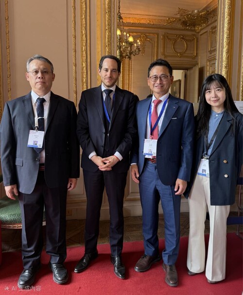 Pictured (second from left): Laurent SUSTER, Chief of Staff to the French Minister of Industry, alongside Hongchen Chairman Chen Hung-li (second from right). Chen stated that the company's invitation to participate in Choose France 2026 signals Hongchen's formal integration into France's strategic supply chain.